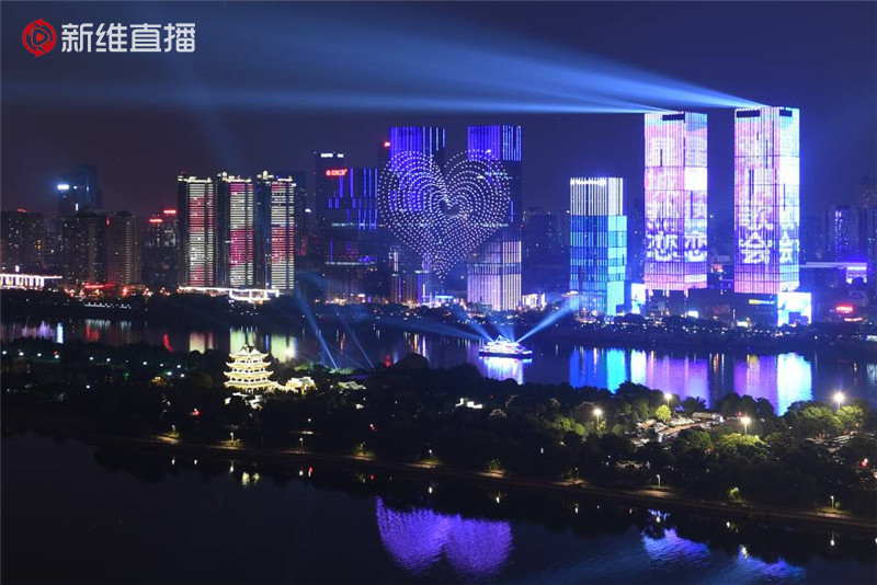 <a href='//www.firstvr.cn' target='_balnk'>長沙</a>777架無人機(jī)燈光秀<a href='//www.firstvr.cn' target='_balnk'>直播</a>